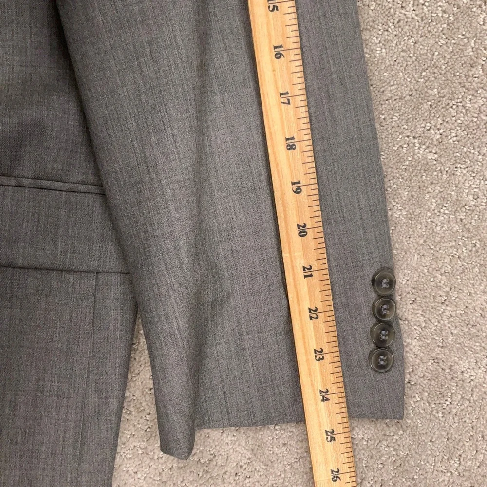 Calvin Klein Suit Men 46R Gray Wool 2-Button Timeless Executive Minimalist